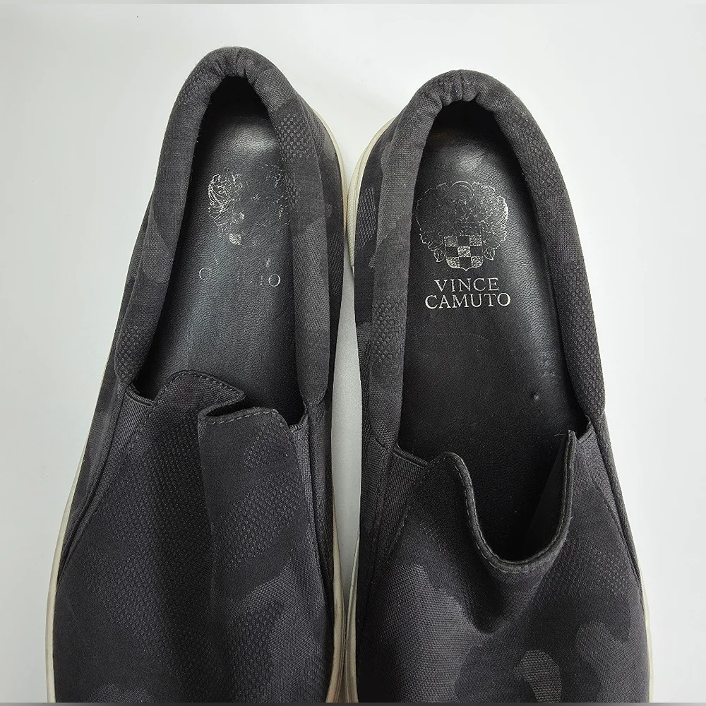 Vince Camuto Korli 2 Charcoal Gray Camo Slip On Size 9 M